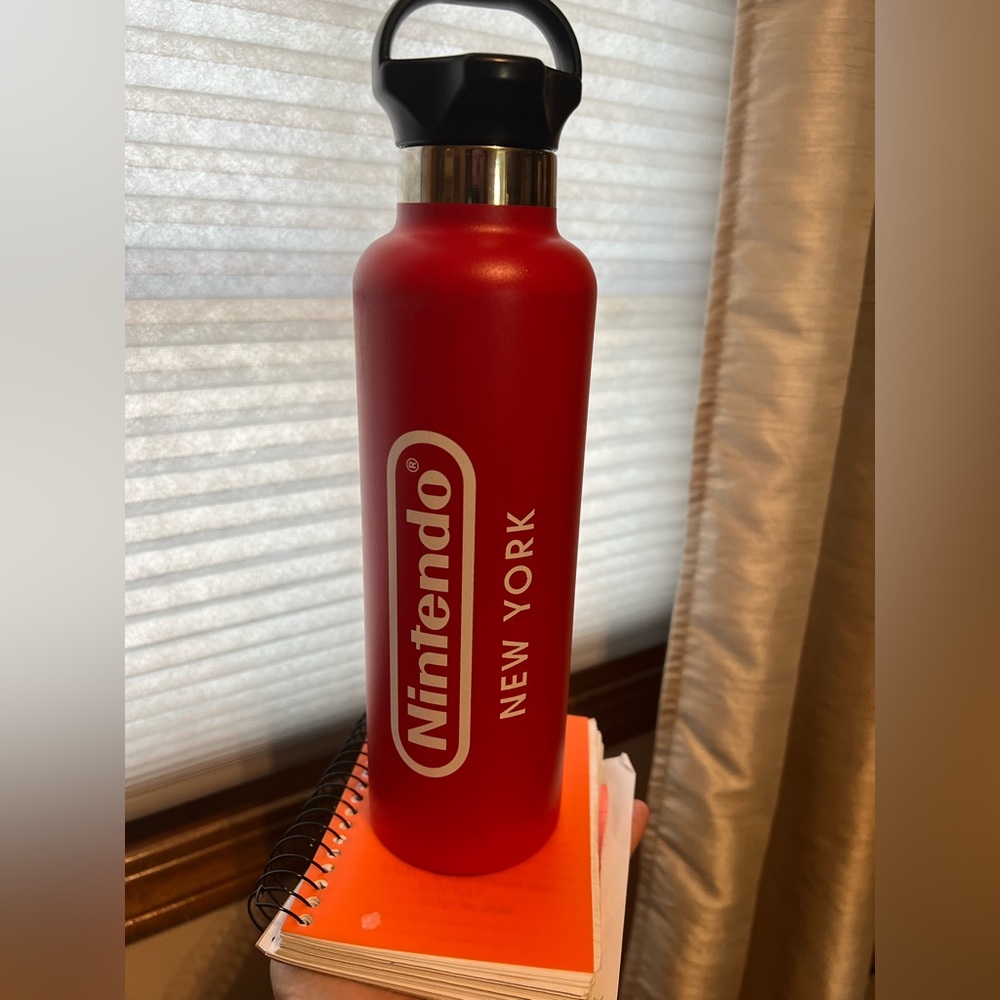 Nintendo New York red stainless steel water bottle
